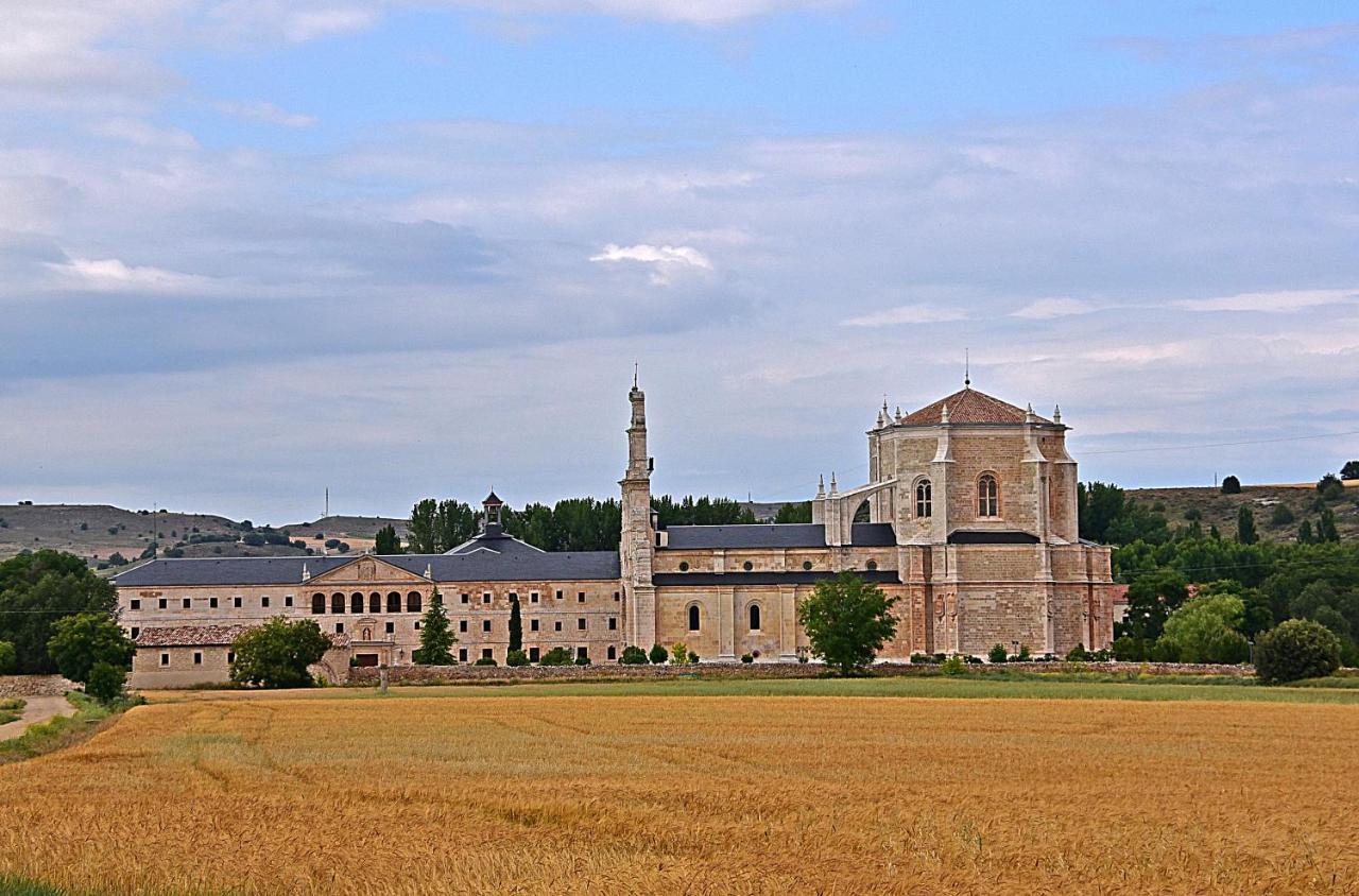 Hotel Hospedería Monasterio de La Vid La Vid y Barrios Exterior foto